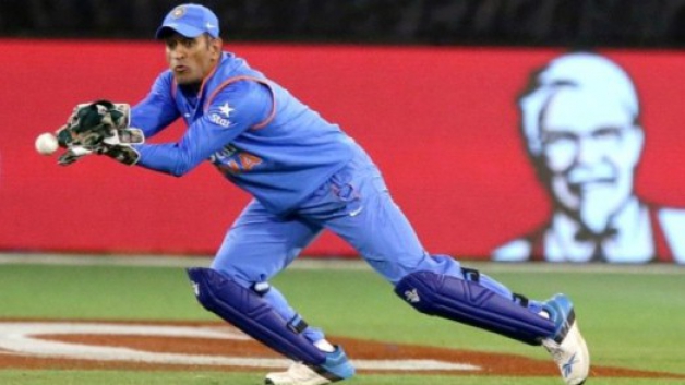 ms dhoni s suggestion for umpires remove ear piece 2116 MS Dhoni's suggestion for umpires: No ear piece