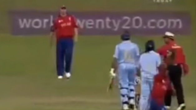 VIDEO: 'I will cut your throat off', Flintoff told Yuvraj
