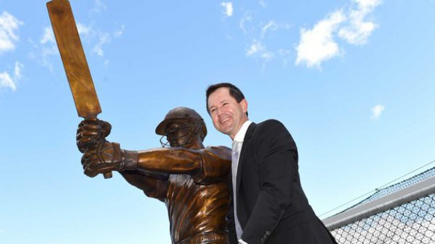 Ricky Ponting calls for regulation of bat size in Test cricket