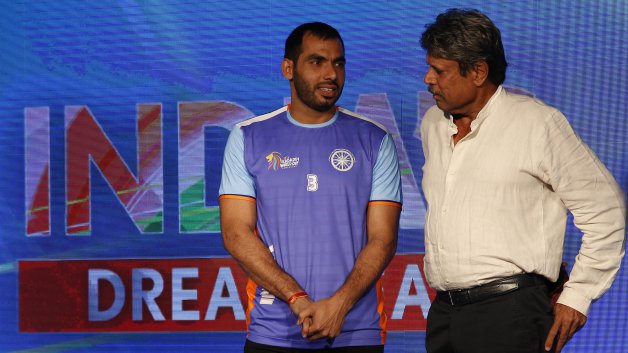 Kapil Dev loses cool, says 'If you are a Hindustani you should not ask the question at all'