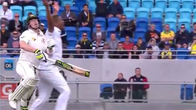 Watch: Mid pitch collision almost breaks Philander's ribs