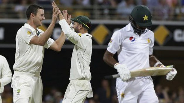 aus v pak 1st test pakistan reeling at 87 8 in reply to australia s 429 7196 AUS V PAK 1st Test: Pakistan reeling at 97-8 in reply to Australia's 429