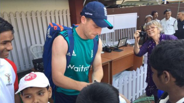 england cricketers spend time with ngo kids in kolkata 7874 England cricketers spend time with NGO kids in Kolkata