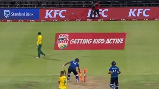 watch sri lankan cricketer lifts stumps celebrates despite 1 run still left to win 7978 WATCH: Sri Lankan cricketer lifts stumps, celebrates despite 1 run still left to win