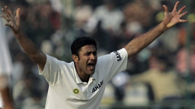 Virender Sehwag thanks Wasim Akram for Anil Kumble's 'Perfect Ten'