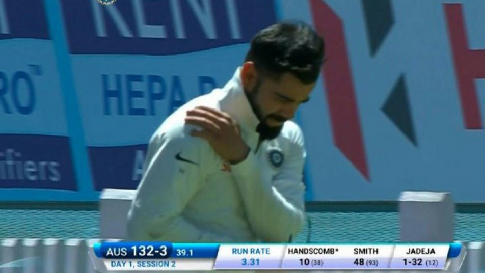 india vs australia 3rd test kohli walks off with nasty shoulder injury rahane steps in as captain 8811 Kohli walks off with nasty shoulder injury; Rahane steps in as captain