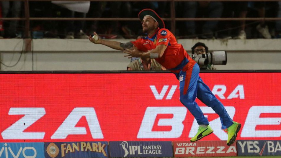 watch mccullum denied spectacular catch after hat hits boundary rope 9469 WATCH: McCullum denied spectacular catch after hat hits boundary rope