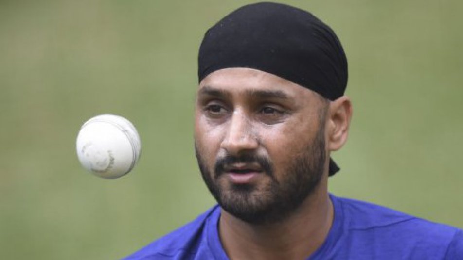 harbhajan lashes out at jet airways pilot for violent conduct 9621 Harbhajan lashes out at Jet Airways pilot for violent conduct