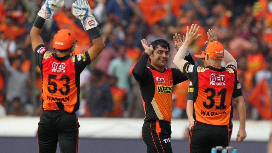 Rashid's leg spin restricts Gujarat Lions to 135 for 6