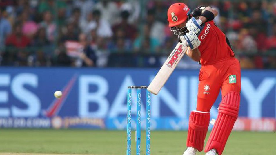 Kohli shines but RCB only manage 142 against Mumbai Indians