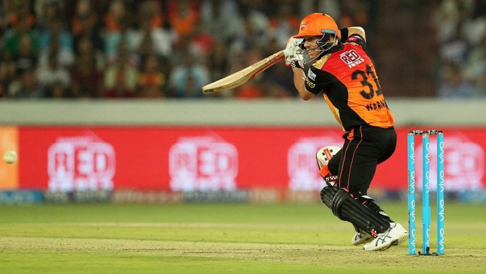 IPL 10: Warner powers Sunrisers Hyderabad to 159/6