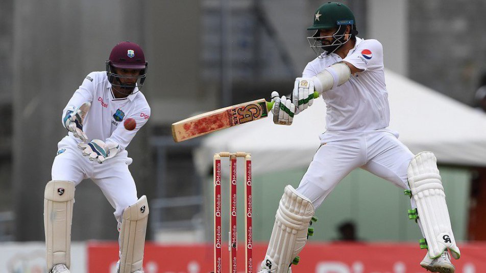 guard of honor for younis as pakistan frustrate west indies on day 1 of decider 9917 Guard of honor for Younis as Pakistan frustrate West Indies on Day 1 of decider