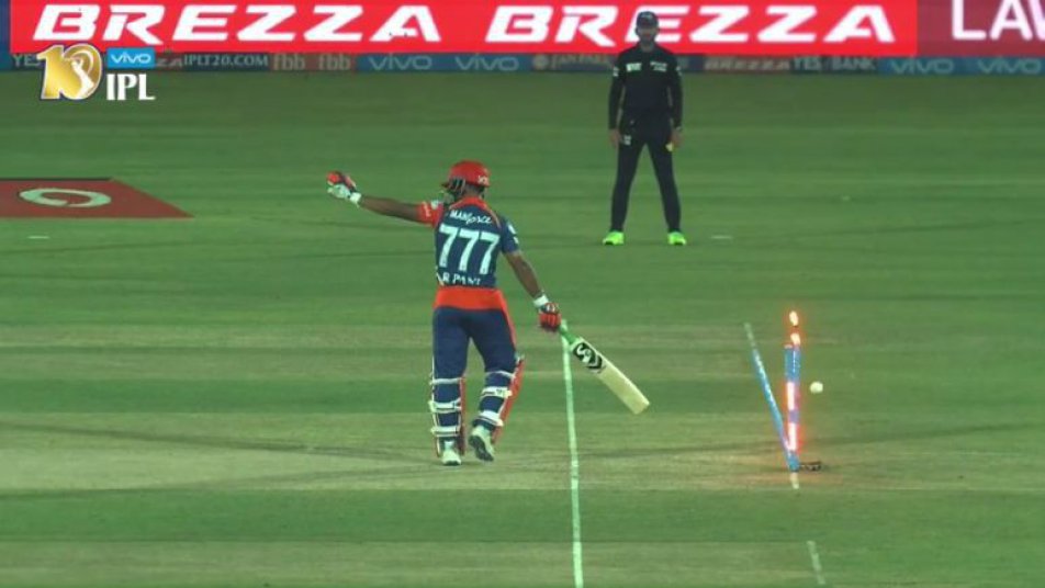 raina forces pant to revisit horrific u 19 final catches him off guard in ipl 9918 Raina forces Pant to revisit 'horrific' U-19 final, catches him off guard in IPL