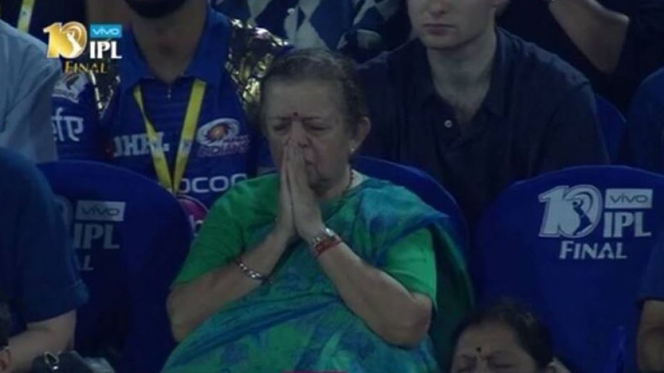all you need to know about the lady who was praying during last over of ipl final 10144 All you need to know about the lady who was praying during last over of IPL final
