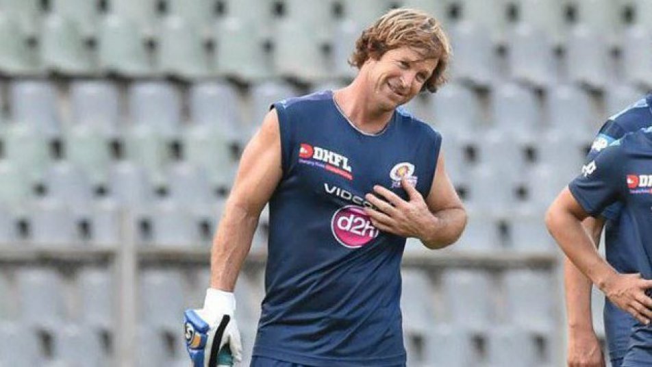 Mumbai fielding coach Jonty Rhodes blessed with a gift bigger than IPL trophy