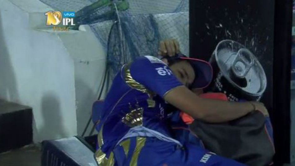 video was rohit sharma sleeping during mi vs rps final 10127 VIDEO: Was Rohit Sharma sleeping during MI vs RPS final?