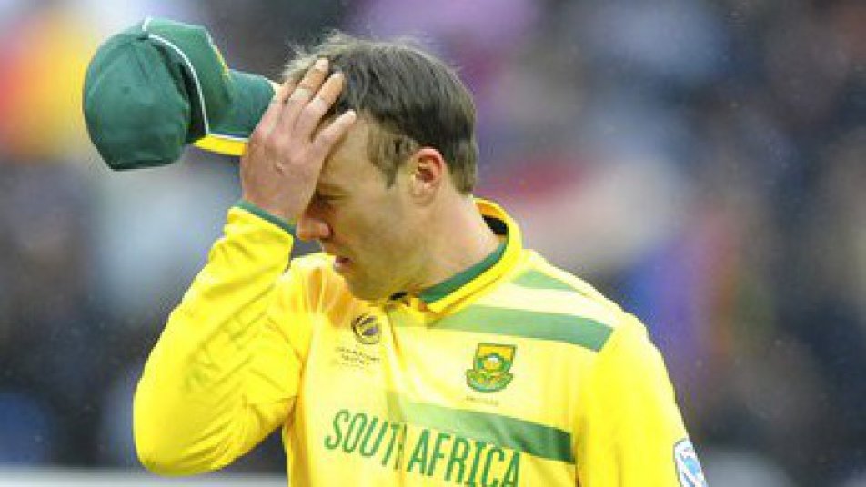 Richards calls on De Villiers to quit captaincy