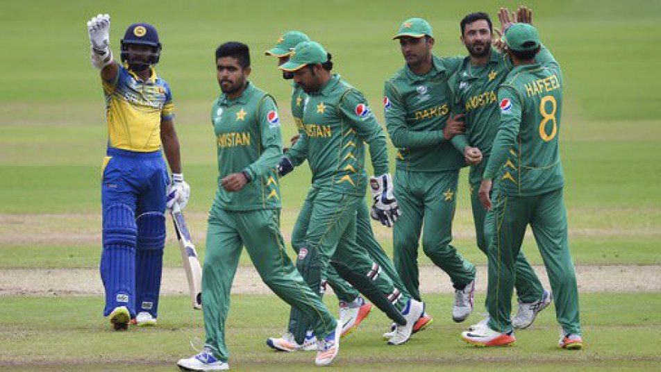 champions trophy pakistan fined for slow over rate 10474 Champions Trophy: Pakistan fined for slow over-rate