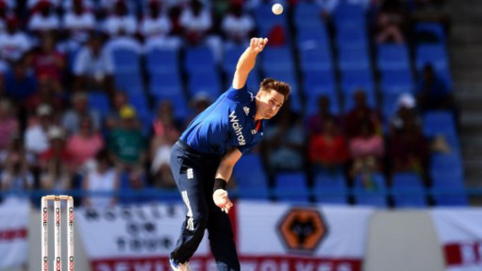 Woakes in race to be fit for first South Africa Test