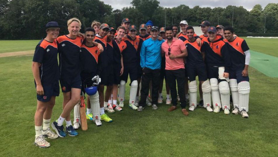 suresh raina meets gary kirsten in the nehterlands relives old days 10859 Suresh Raina meets Gary Kirsten in The Nehterlands, relives old days