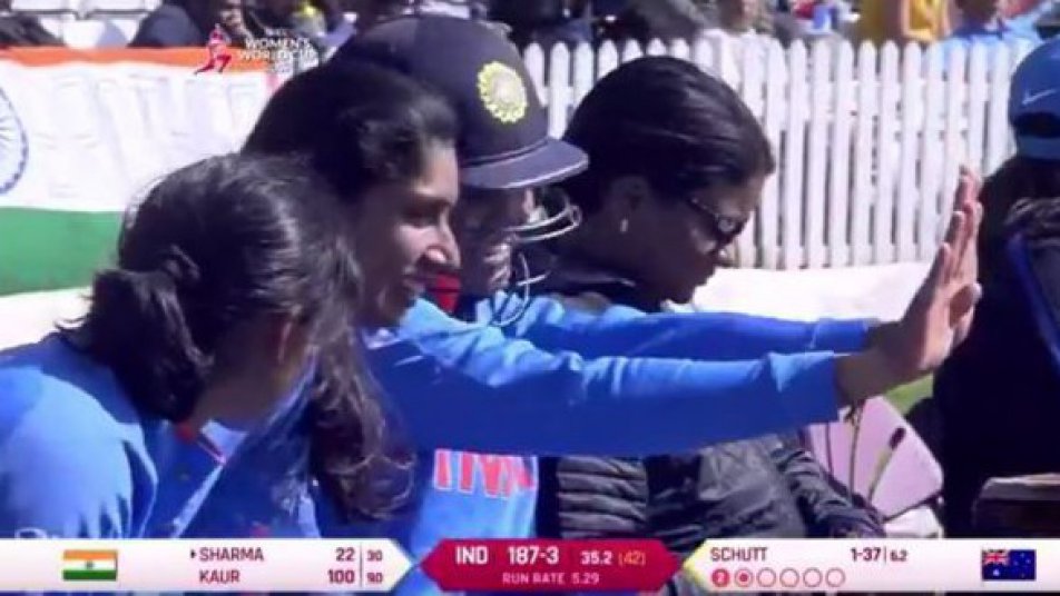 video mithali veda dance as harmanpreet destroys australia 11184 VIDEO: Mithali, Veda dance as Harmanpreet destroys Australia