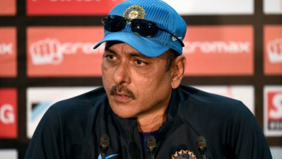 Shastri dumps Dravid’s view on Dhoni, Yuvi