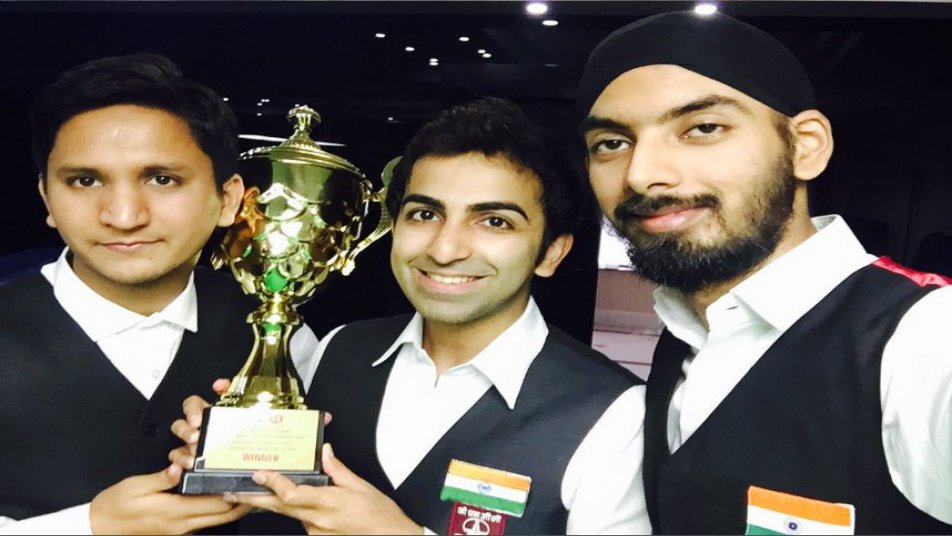 Indian cueist Pankaj Advani on Wednesday came out with a spectacular performance as he teamed up with Laxman Rawat to defeat Pakistan in Asian Team Snooker Championship final.