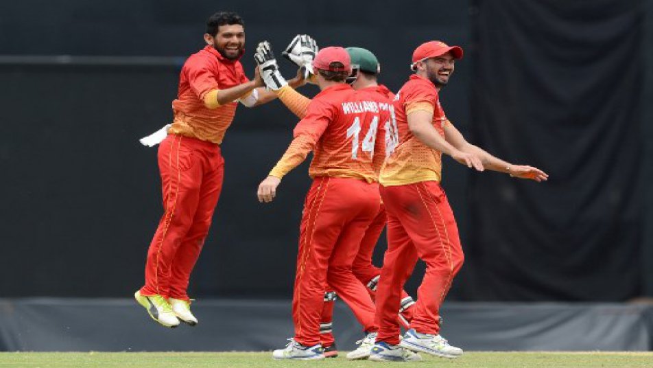 Taylor comes out of retirement, released from Notts to play for Zimbabwe