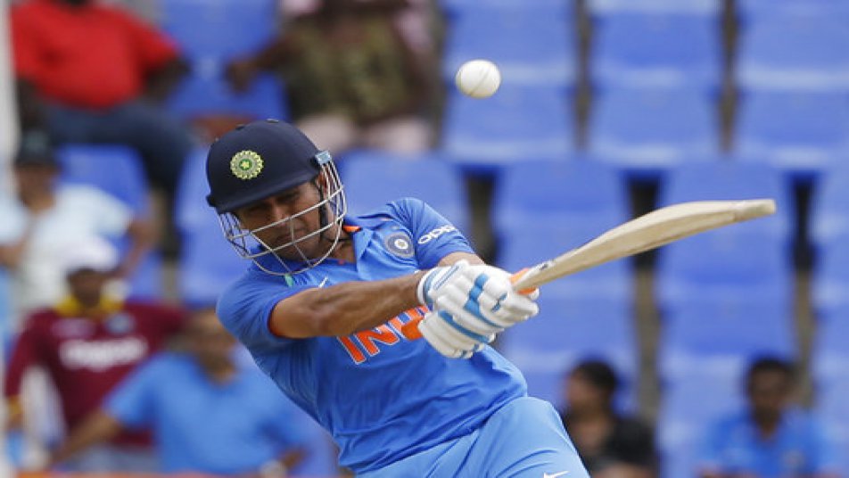 Dhoni now has 9737 runs in ODIs and requires 263 more runs to complete the 10,000-run milestone in the 50-over format.(Photo: AP)
