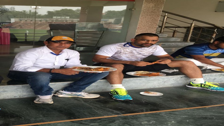 From Kharagpur to Kolkata; Dhoni gets surprise from old friends at Eden Gardens