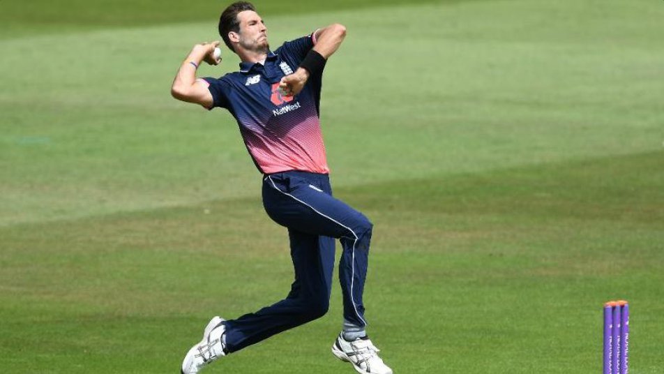 Finn replaces Woakes in England's Champions Trophy squad
