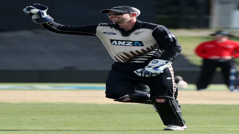 Luke Ronchi announces retirement
