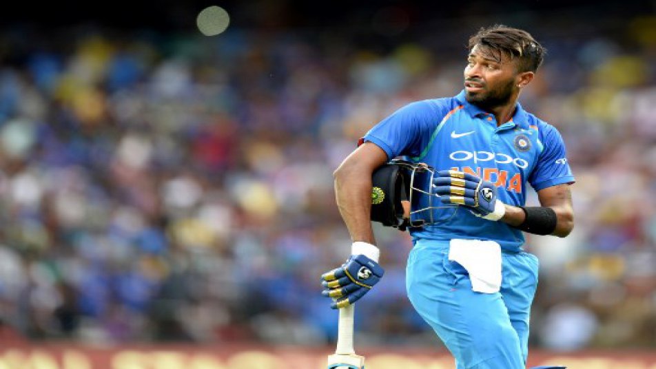 Hardik Pandya dons Mumbai Indians’ gloves against Australia