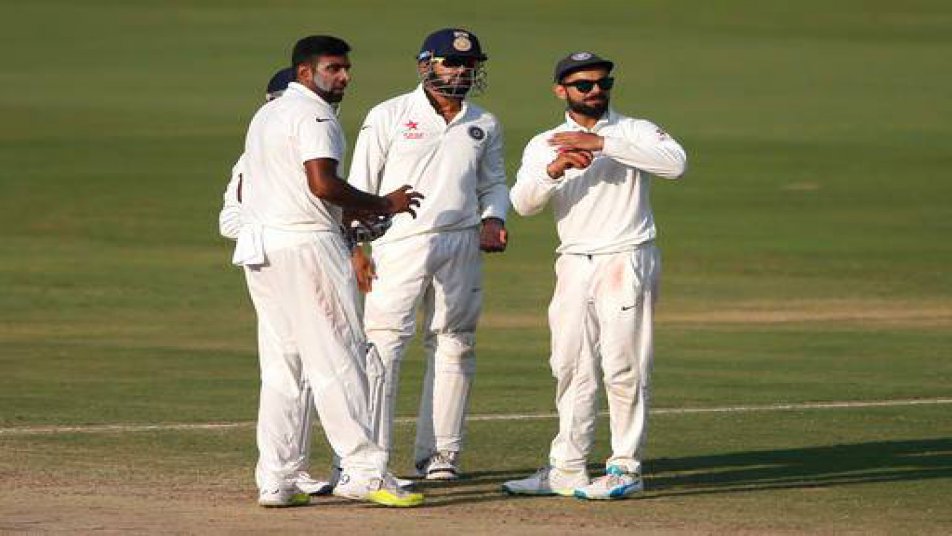 India dismantled the visitors for 400 runs as Ashwin and Jadeja spinned a web around the England team. (Source: AP PHOTO)