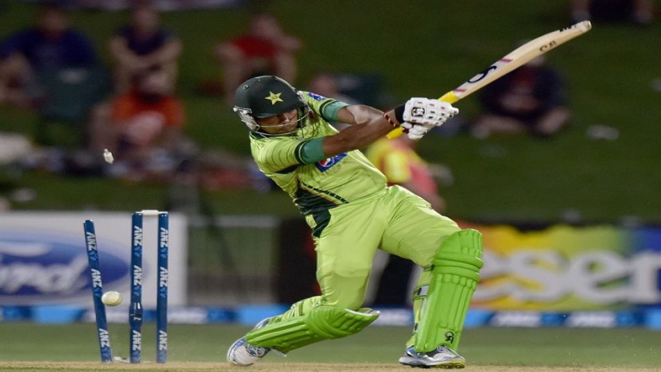 HILARIOUS! Pakistan cricketer Umar Akmal sets the most unwanted record in cricket history