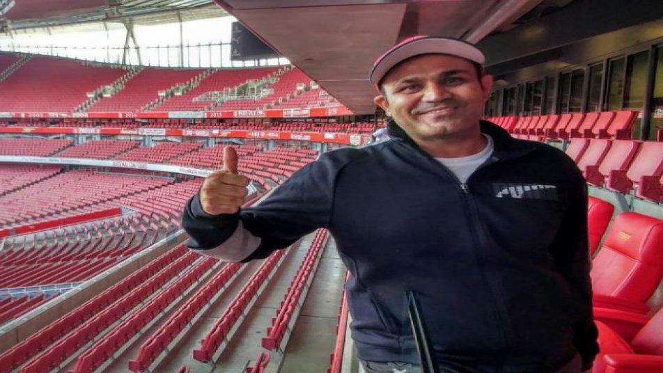 Virender Sehwag sends two-line CV for India coach job