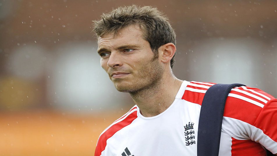 Former England pacer Chris Tremlett shows off muscle gains