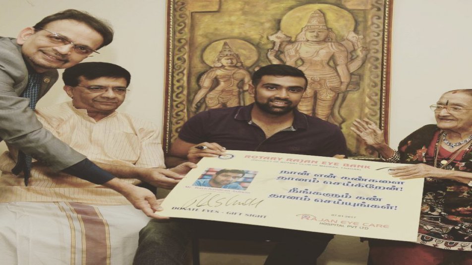 In an awareness campaign by Rotary Rajan eye bank, the 30-year-old pledged to donate his eyes. This gesture by the Indian bowler has earned him praises (Source: Facebook)