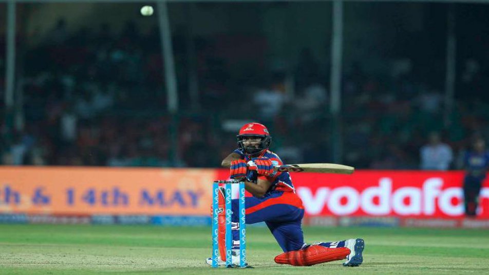 A special mark on Kohli's bat is enough to prove his form: Tendulkar