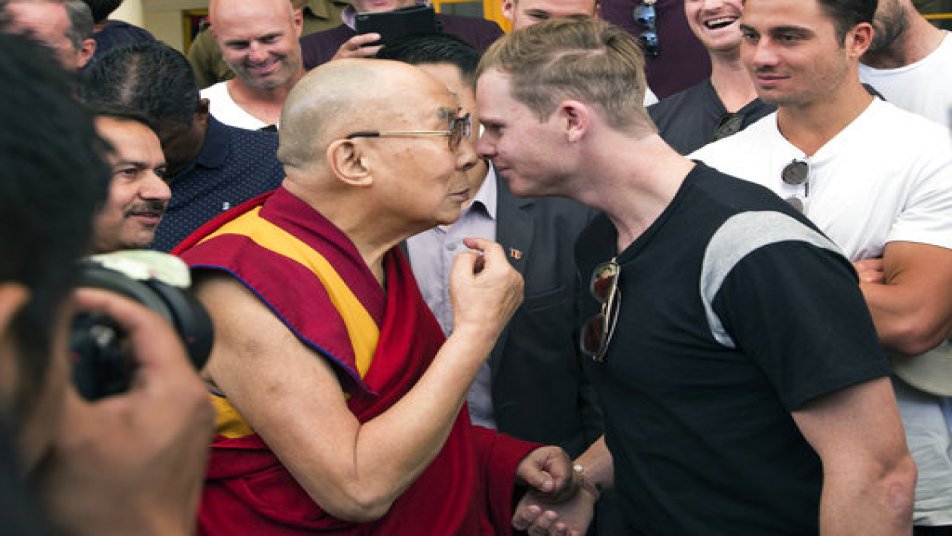 Steve Smith rubs noses with Dalai Lama ahead of fourth Test