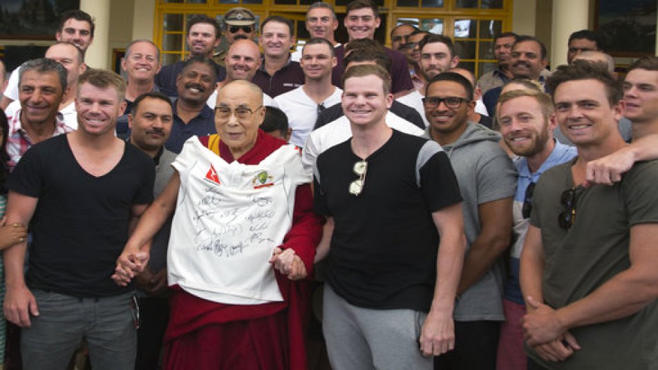 Steve Smith rubs noses with Dalai Lama ahead of fourth Test