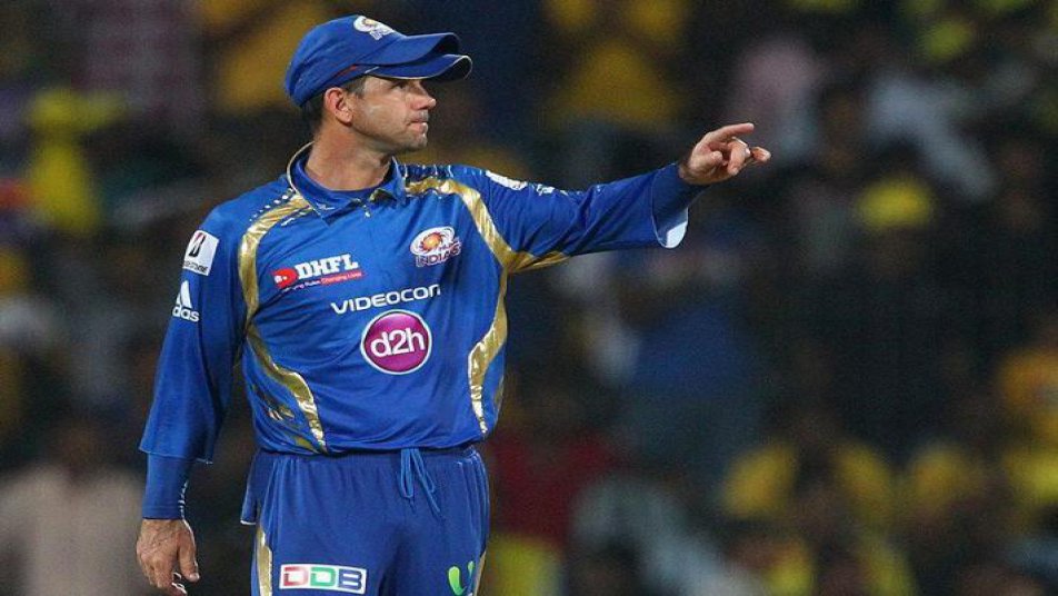  Chopra again defended his remarks by denying calling Sreesanth a “Desh Drohi”.