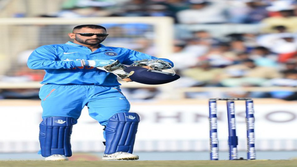 5 bold decisions of MS Dhoni which took everyone by surprise