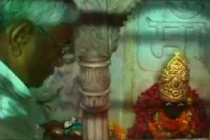 Nitish Kumar prays for victory in Bihar's election at Shitala temple in Patna