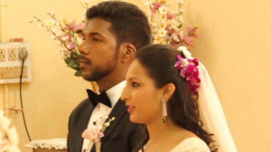 Checkout Wedding Album of Indian Cricketer Varun Aaron & Ragini