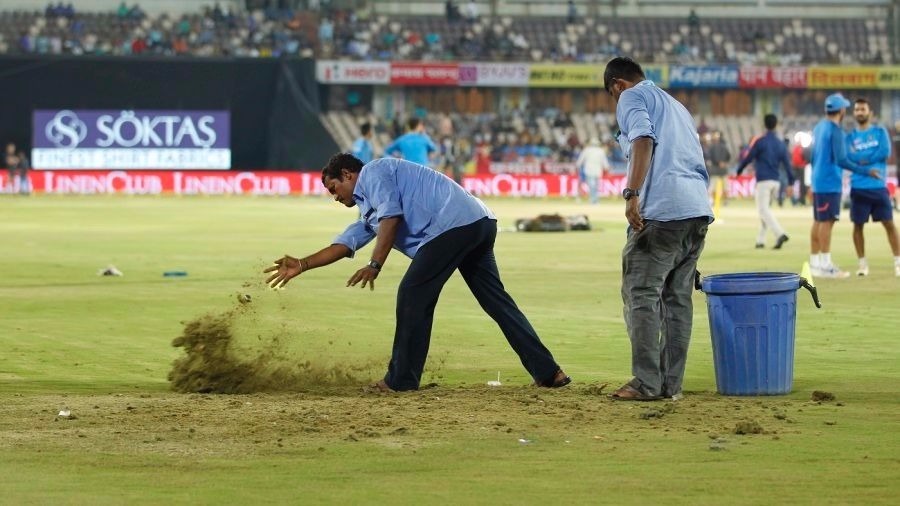 Twitter slams BCCI after no-show in Hyderabad