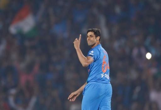 HC allows Nehra's request for corporate box in Kotla stadium