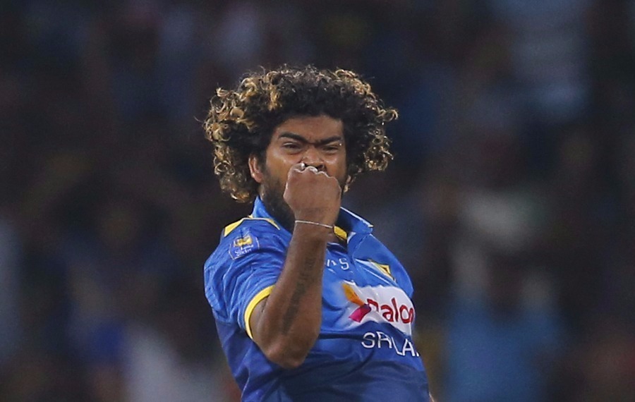 watch malinga wrecks havoc with off spin WATCH: Malinga wrecks havoc with off-spin