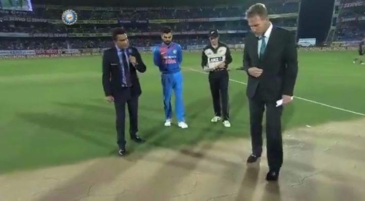 New Zealand opt to bat, Siraj makes debut for India