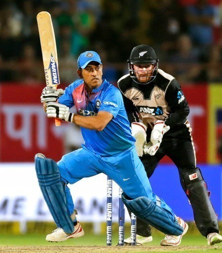Ganguly wants Dhoni to bat higher in T20s